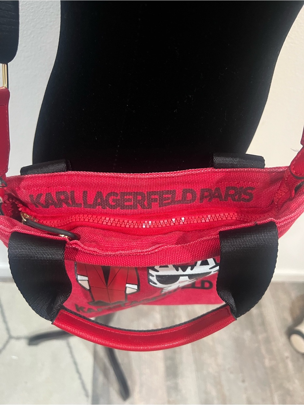 Karl Lagerfeld Paris Red Choupette Canvas Crossbody Bag Cartoon Karl Cat Purse - Picture 3 of 6